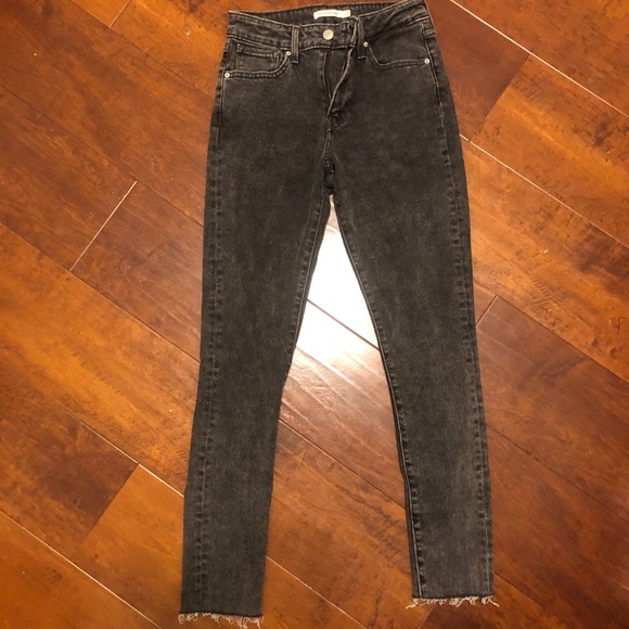 Levi’s Black Skinny Jeans - Picture 1 of 2